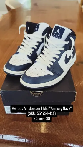 Air Jordan 1 Mid "Armory Navy" (SKU: 554724-411)