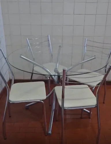 MESA DE JANTAR C/ 4 CADEIRAS