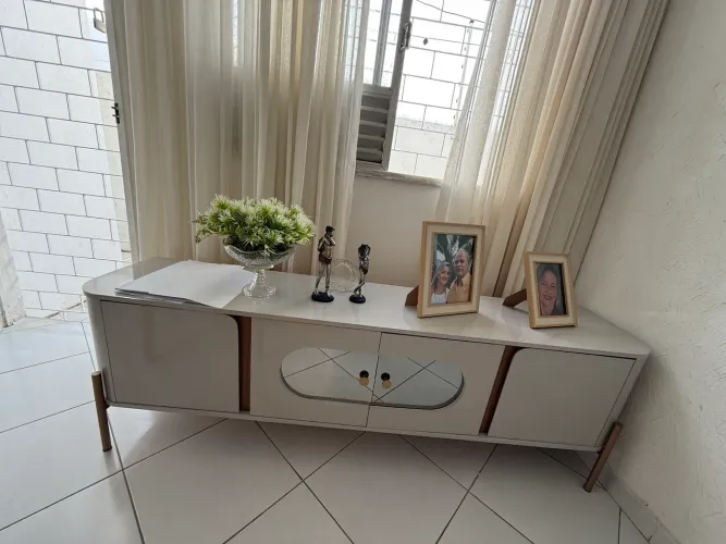 Armário para sala cor bege