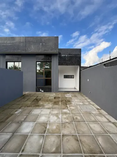Clau/ belíssima casa no bairro de Cruz das Armas