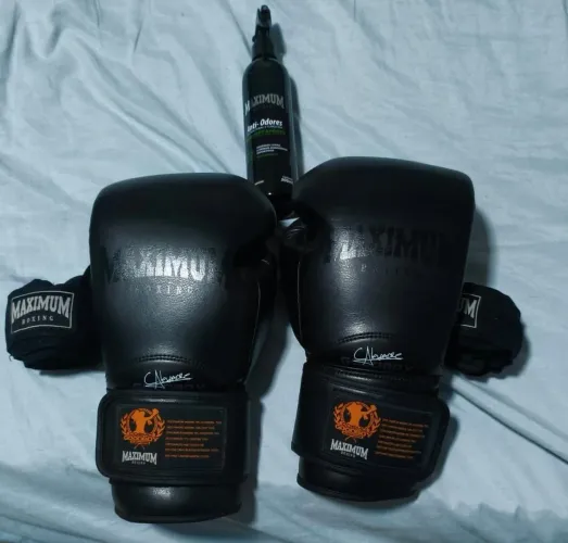 Kit Luva Maximum Boxing Cosmo Alexandre 12oz + Bandagens + Spray