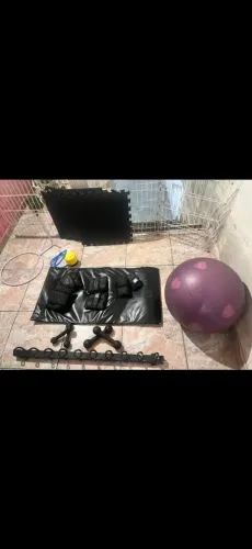 Conjuntos de equipamentos para exercícios