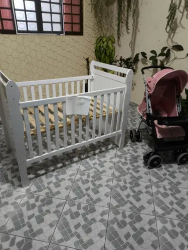 Berço+ Carrinho de Bebê 699,00