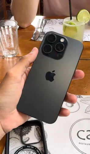 iPhone 15 Pro 128GB - Estado de Novo | Bateria 100% (Trocada na Apple)