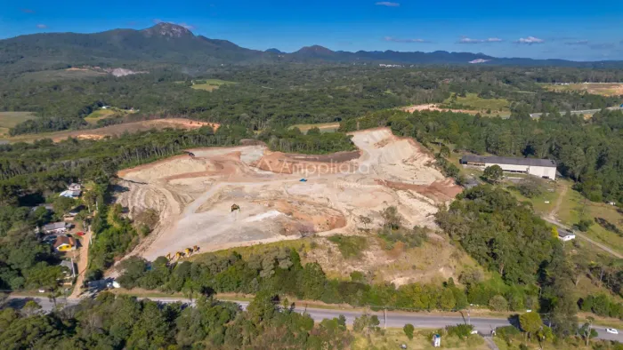 Oportunidade Única: 106.000m² para Indústria ou Serviços em Quatro Barras/PR - Borda do Ca