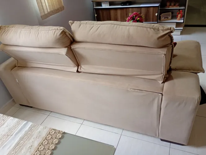 Sofá retrátil semi novo