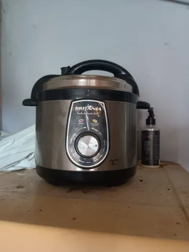 Panela de pressão elétrica