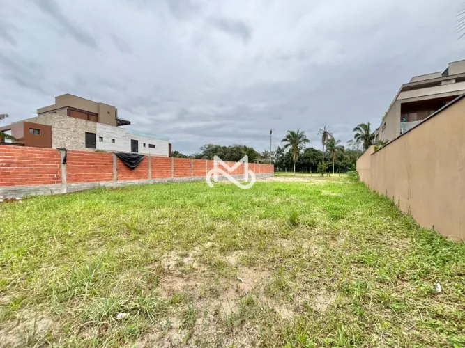 Terreno à venda no Módulo 12 em Riviera de São Lourenço