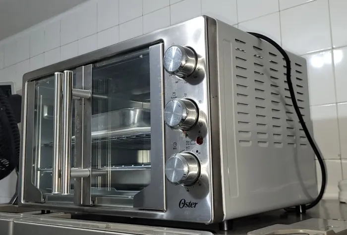 FORNO OSTER FRENCH DOOR 42 L NOVO SEM USO COM ESPETO GIRATÓRIO