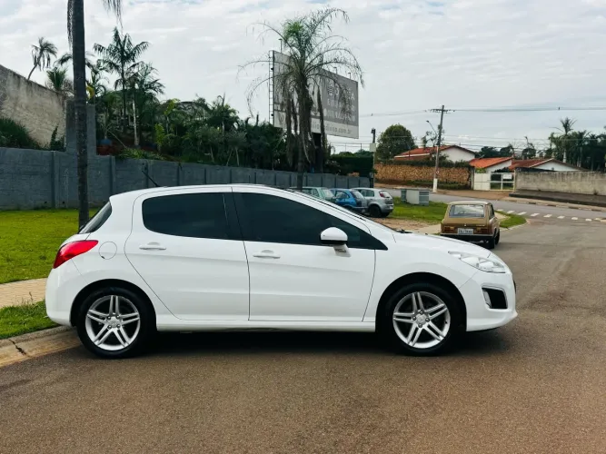 Peugeot 308 Allure 2.0 Flex 16V 5P Mec. 2013