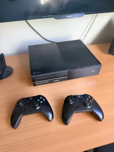 Xbox One + 2 Controles + Jogo Excelente Estado