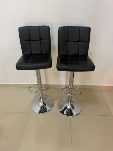 KIT COM 2 BANQUETAS GIRATÓRIAS ALTAS - PRETAS | ESTADO DE NOVAS