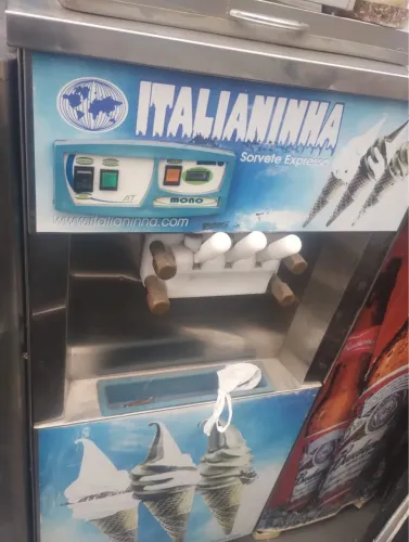 Máquina sorvete italianinha 