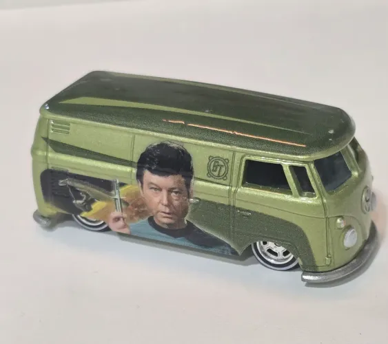 Hot Wheels Volkswagen T1 Panel Bus da coleção Star Trek Pop Culture
