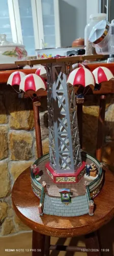 Brinquedo torre para quedas natalina musical 