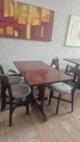 PConjunto mesa com cadeiras da Brum para restaurante