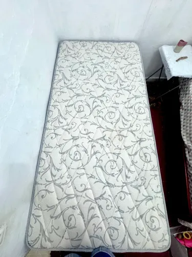 Cama box de solteiro grande - ótimo estado