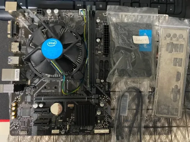 Kit Core i5 9400 + 8Gb de RAM DDRr4 + H310m + BRINDE [Oportunidade]