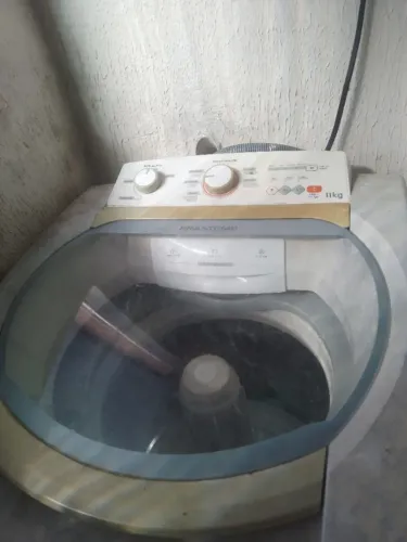 Vendo maquina de lavar roupas....