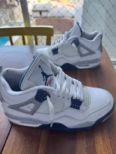 Tênis Nike Jordan 4