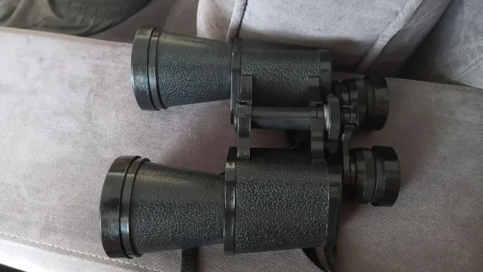 Vendo Binóculo Super Explorer 20×50 Completo com Tampas e Estojo.