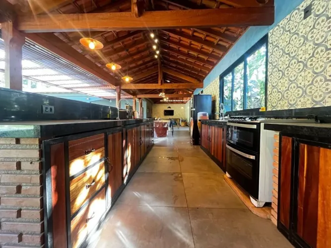 Casa com 1 quarto à venda, 200 m² por R$ 850.000 - Pedra Bonita - Juiz de Fora/MG