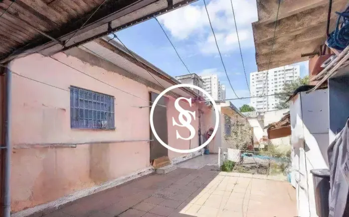 Terreno com Casa Antiga, com 400 m² de área total, por R$ 1.190.000,00 - Paraíso - Santo A