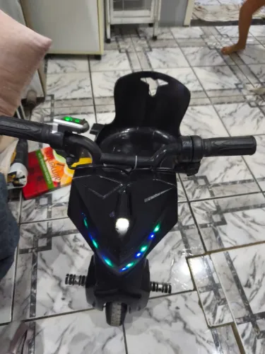 Triciclo elétrico 900 $ semi novo 