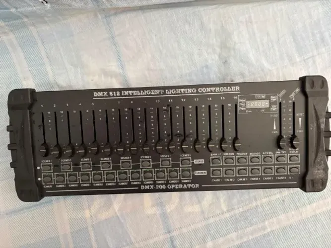 Mesa Controladora DMX 512 Iluminação DMX-200 Operator - Liga (No Estado)