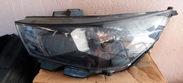 HB20 hatch ou sedan 22/24/ Farol esquerdo