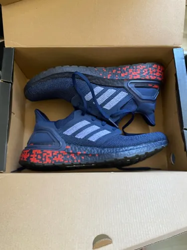 Tênis de Corrida Adidas Ultraboost 20 Primeblue, usado apenas 1 vez! Original.