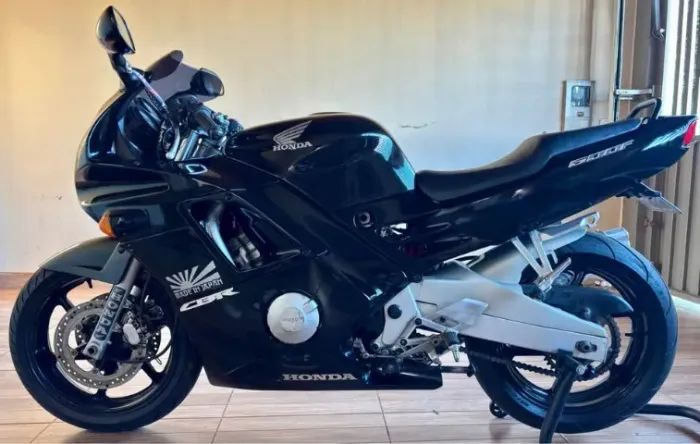 CBR 600 f2 restaurada em perfeito estado - relíquia