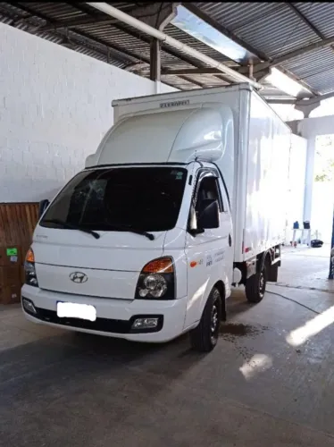 FRETES E MUDANÇAS EM CURITIBA
