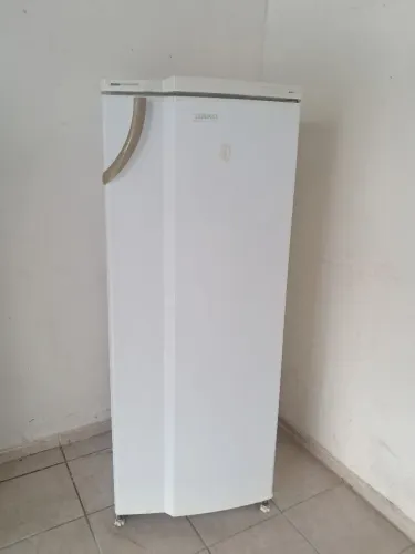Geladeira gelo seco seminova 