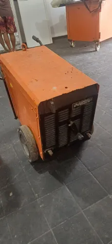 MÁQUINA SOLDA 400 AMPERES ESAB