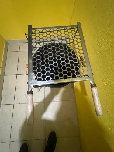 Vendo churrasqueira em estado de novo 
