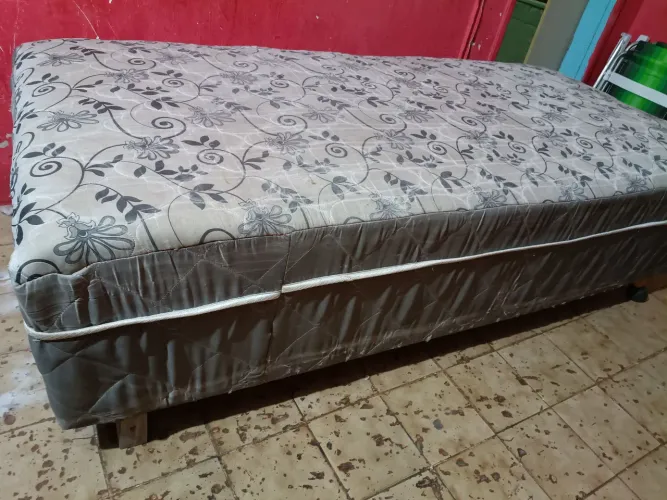 Cama box solteiro conjugado..já tá higienizado