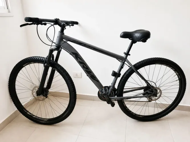 Bicicleta Aro 29 KRW Alumínio Shimano TZ 24 Vel Freio a Disco Ltx S40 + KSW