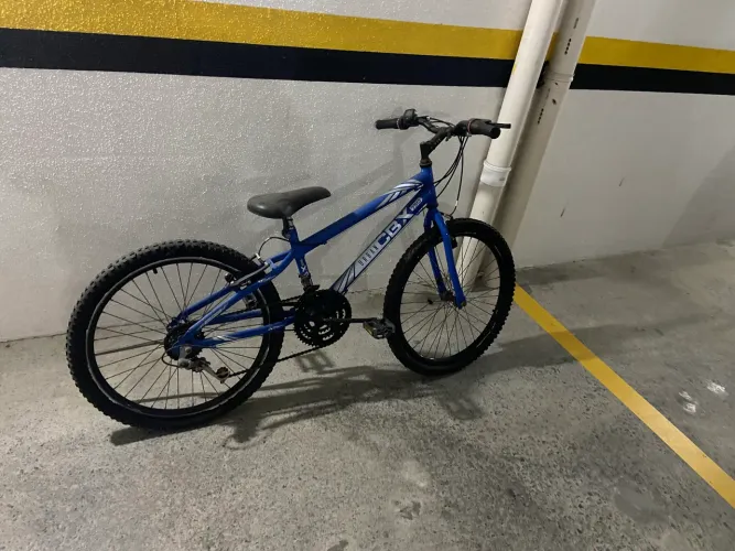 Bicicleta aro 26 - 18 marchas
