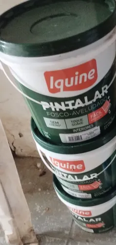 Vendo massa acrílica galão da iquini ,selador acrílico em galão ,tinta em galão 3,6 .