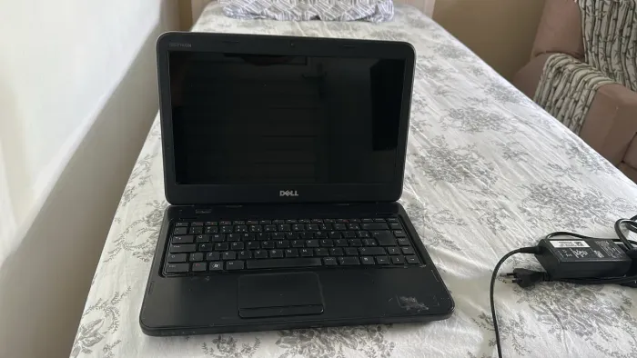 Notebook Dell Inspiron N4050 - 4GB RAM / 500GB HD (Para Reparo/Peças)