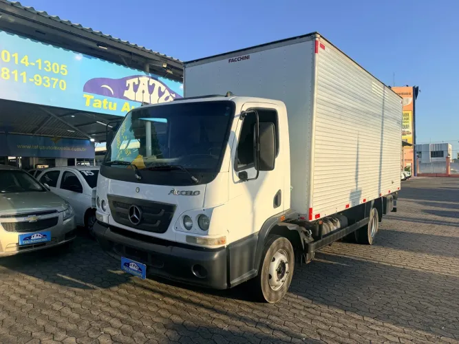 Mercedes Accelo 815