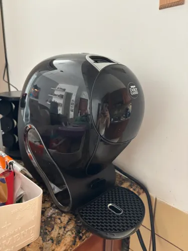 Cafeteira Dolce Gusto Neo preta