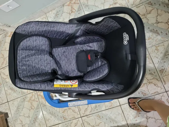 Carrinho e bebê conforto