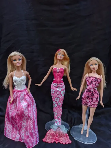 Lote 3 bonecas barbies (02) 