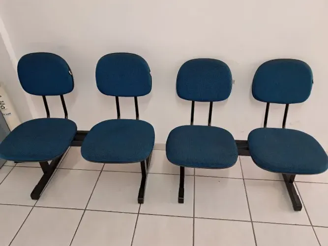 CADEIRAS DE ESPERA