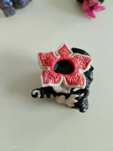 Kinder Joy Demagogo lápis coleção Stranger Things importado da Espanha 