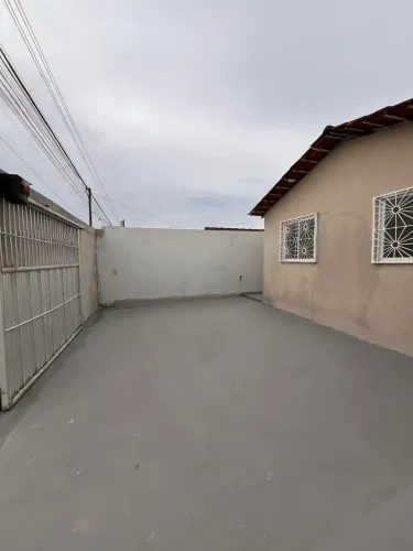 VENDO CASA - PROX AVENIDA NEPAL - NOVA CIDADE
