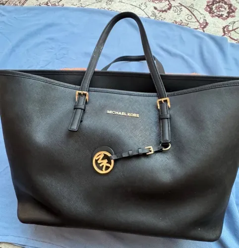 Bolsa MK grande preta