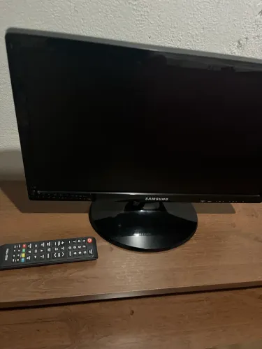 ? TV/Monitor Samsung LED 20" HDMI - Excelente Estado